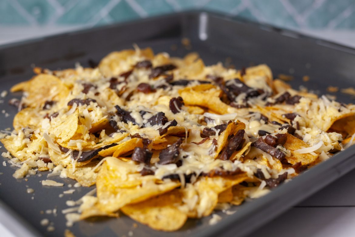 Give your snack game a proudly South African twist with these Charcuterie Chips by Zandeleen Thygesen.